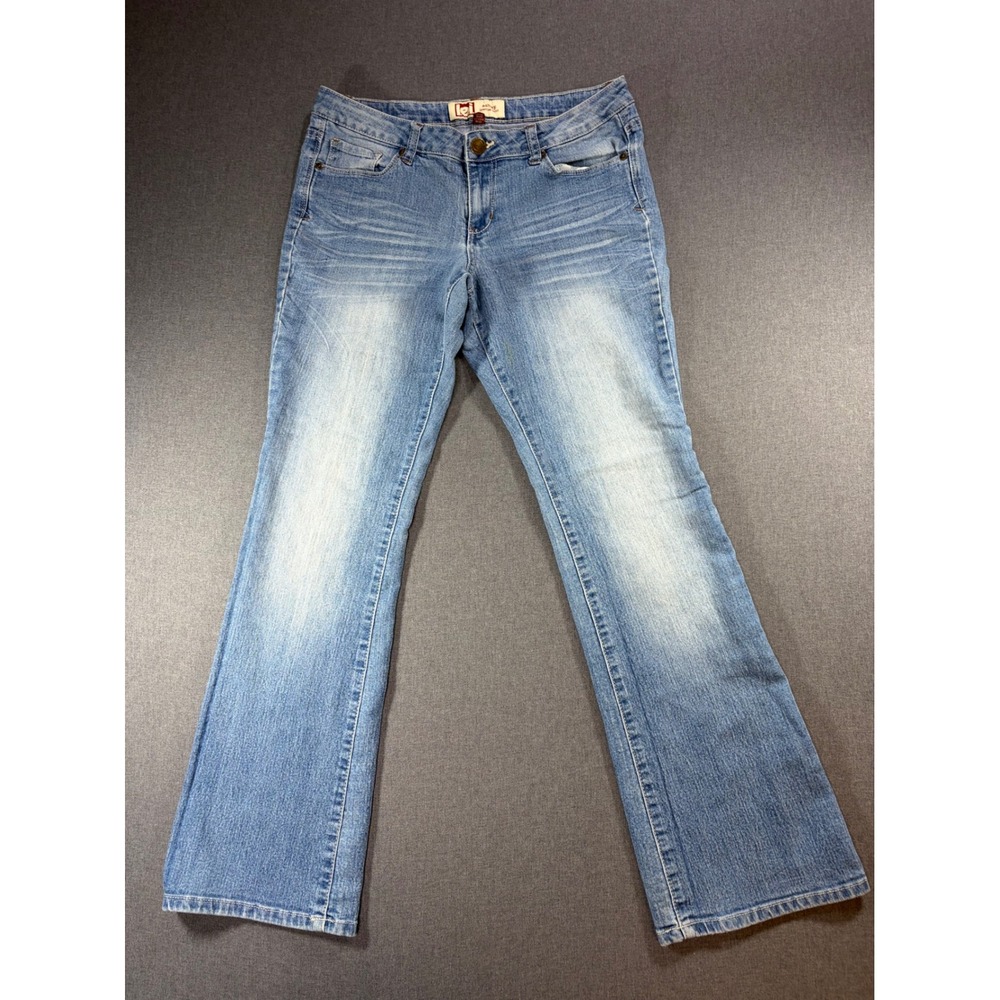 LEI Ashley Low Rise Bootcut Jeans Light Wash Embroidered Pockets Size 11 Regular